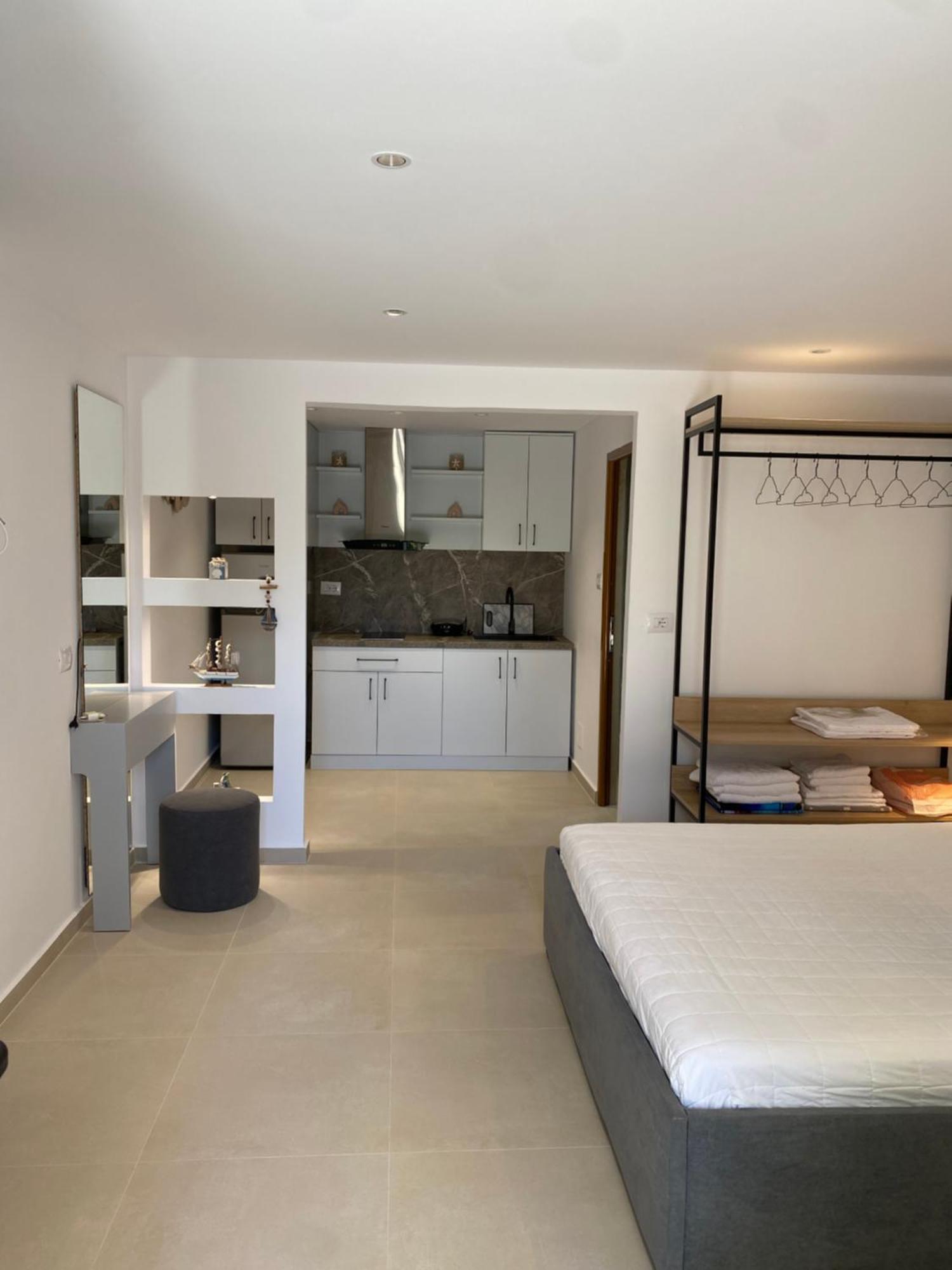Guesthouse Xhuliano Ksamil Bagian luar foto