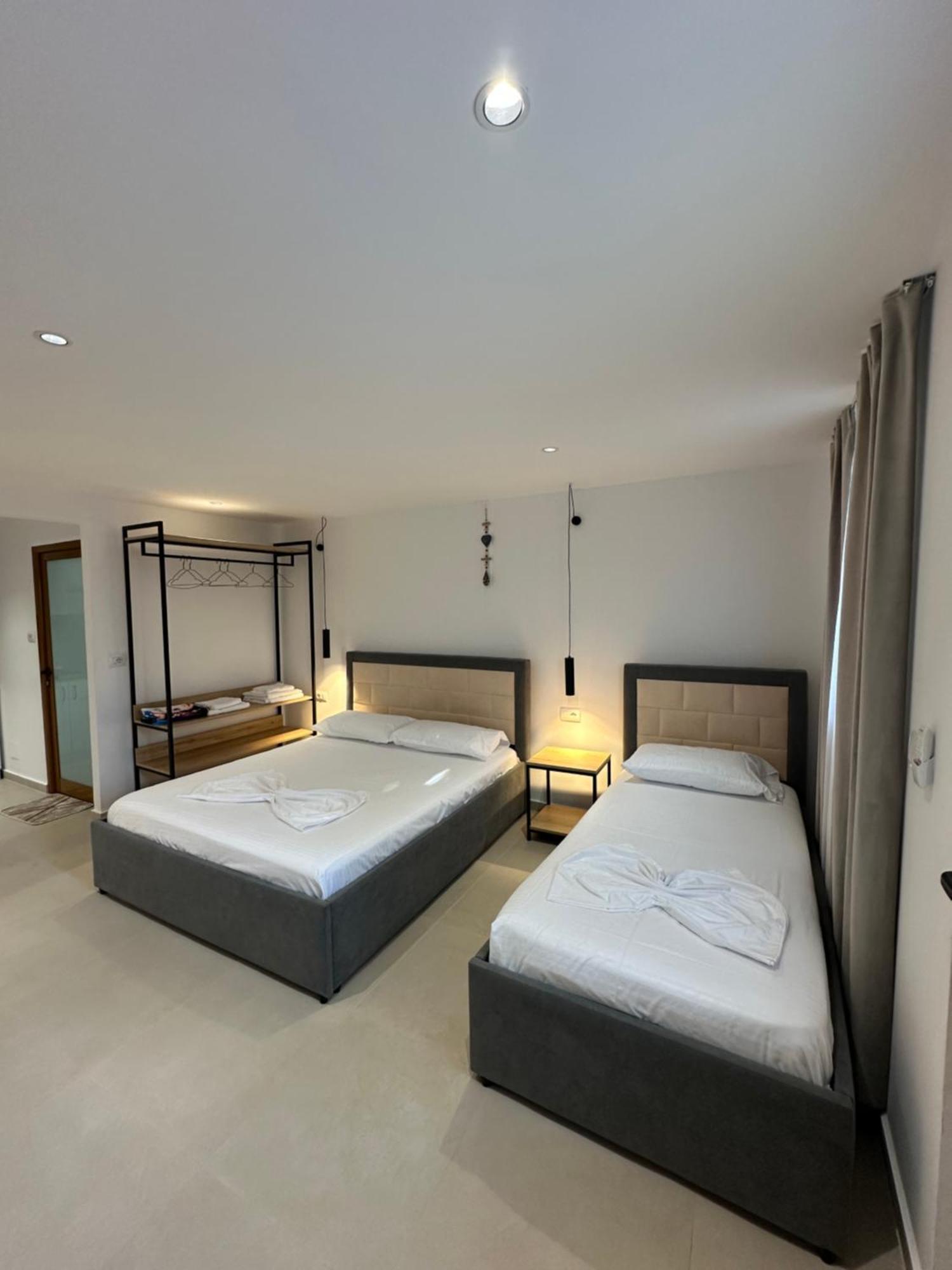Guesthouse Xhuliano Ksamil Bagian luar foto